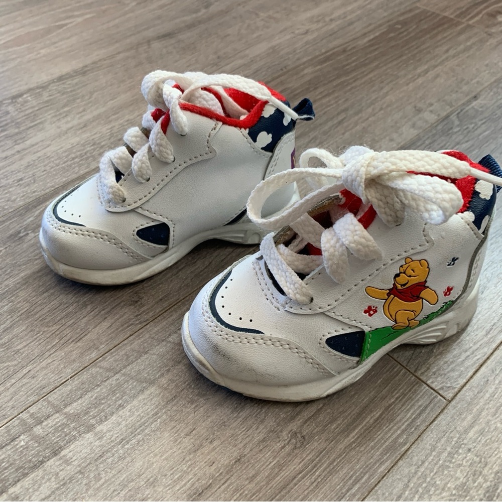 Vintage Baby POOH Winnie The Pooh Sneaker Lace Up Size 3 90s